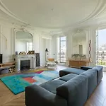 Rue De Saint-Petersbourg By Onefinestay